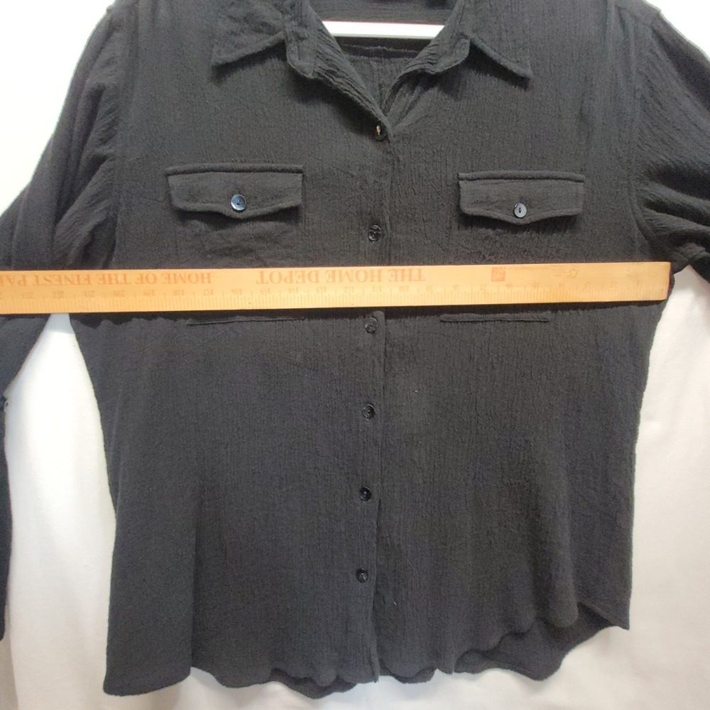Chico's Black Crinkle Gauze Cotton Button Down Roll Tab Shirt Size 2 Large - Picture 7 of 10